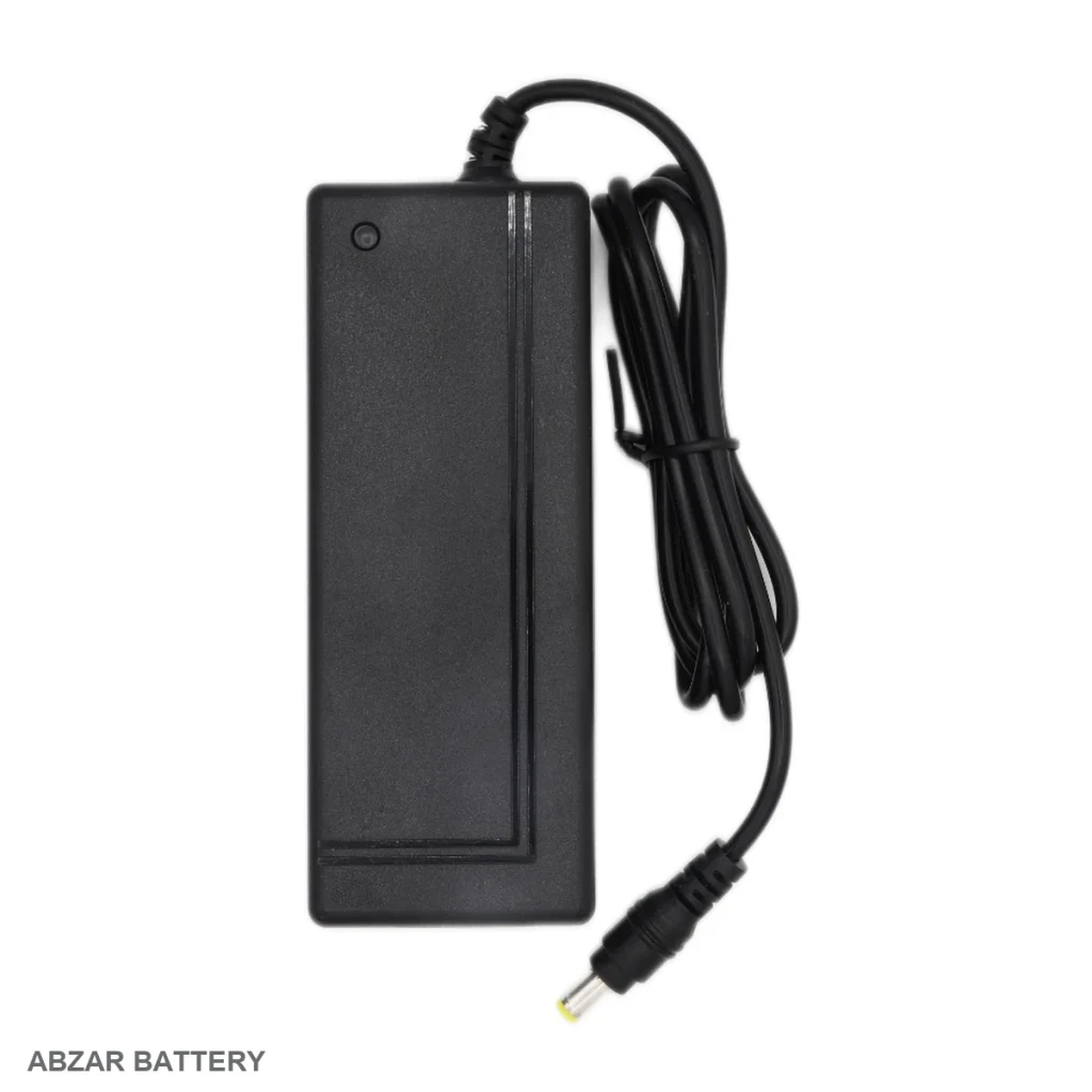 شارژر 29.4 ولت 1.5 آمپر 29.4 V برای شارژ باتری لیتیوم‌یون سازگار