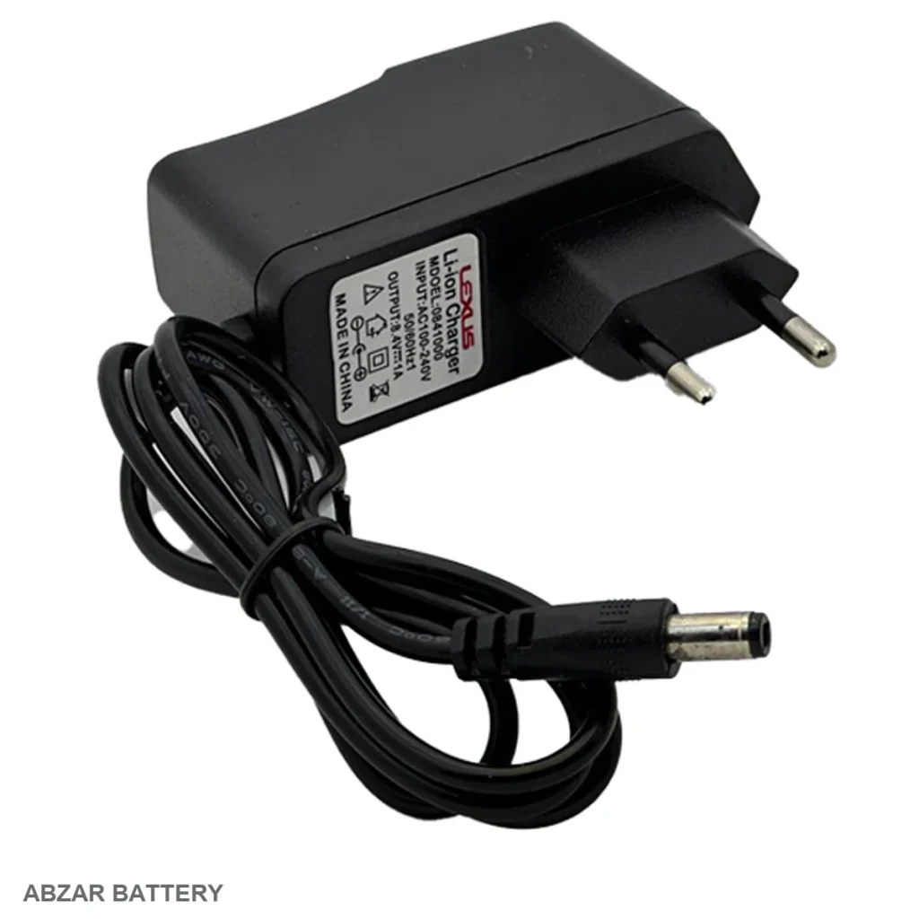 شارژر 8.4 ولت 4 آمپر 8.4 V برای شارژ باتری لیتیوم‌یون سازگار